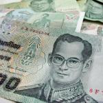 What is more profitable - cash or a bank card in Thailand?